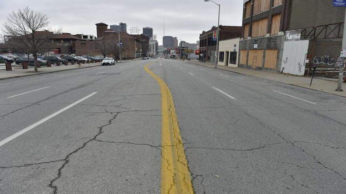 
Grand Boulevard, which does not hum with car traffic most of the day, offers an excellent place to add dedicated bike lanes.
