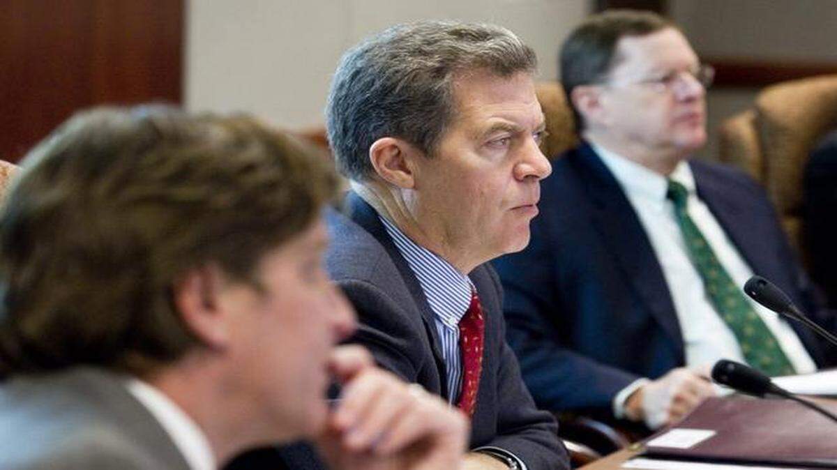 
Gov. Sam Brownback wants to create 100,000 jobs in Kansas in the next four years. But recent history shows that could be quite difficult. 
