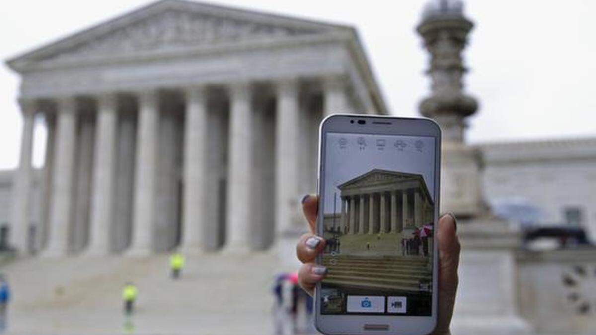 
An astute U.S. Supreme Court ruling protects cellphone data. 
