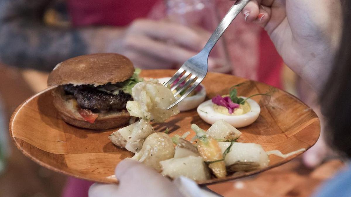 
More people in the United States are reporting that they were able to buy enough food in the last 12 months for their family’s needs, a new survey finds.
