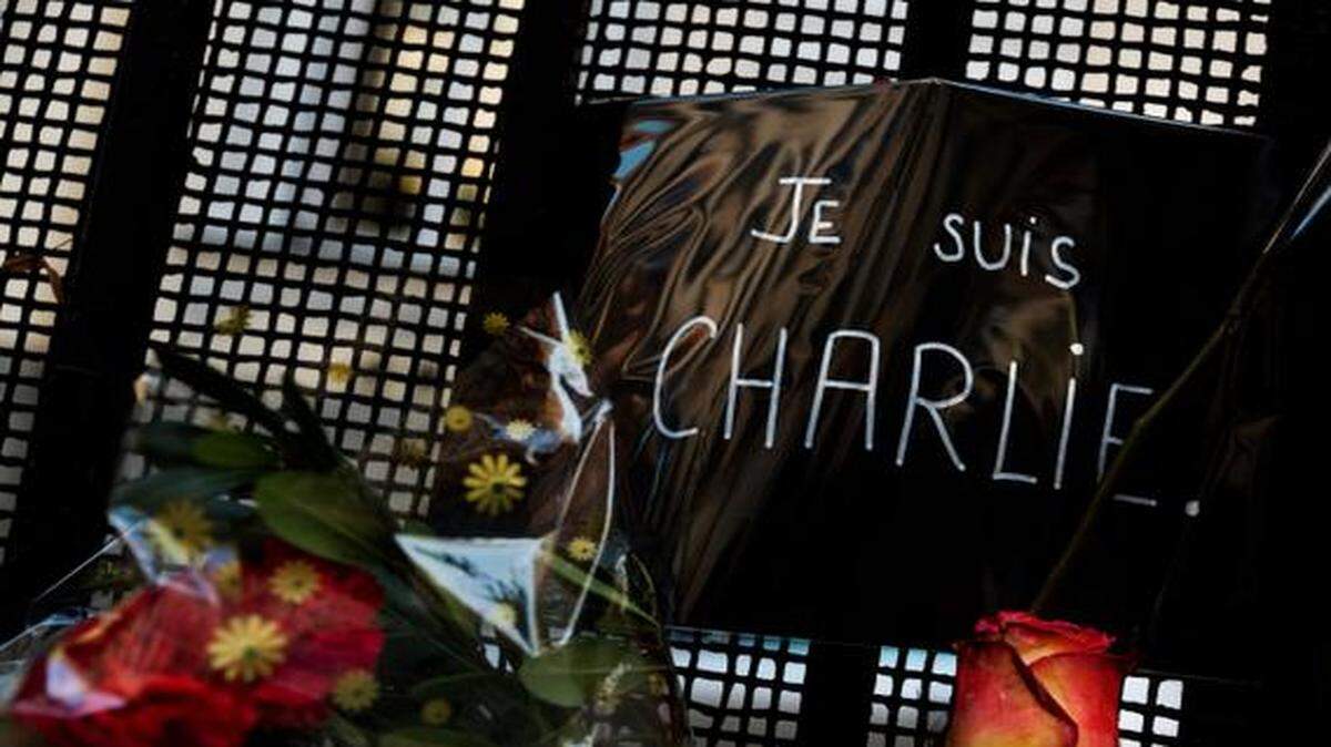
On Thursday, a banner reading “I’m Charlie” hung on the fence of the French Embassy in Madrid, Spain.

