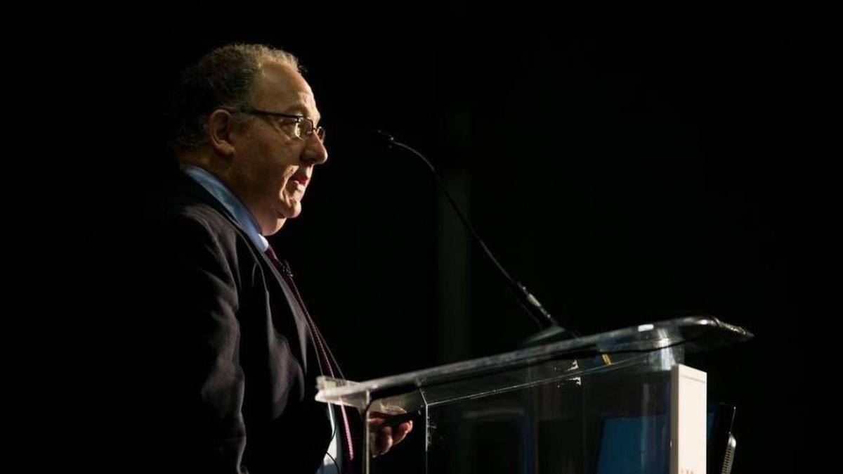 Economist Frank Lenk of the Mid-America Regional Council