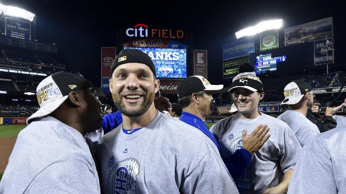 Alex Gordon is a great outfielder. But will he return in 2016 to the Kansas City Royals?