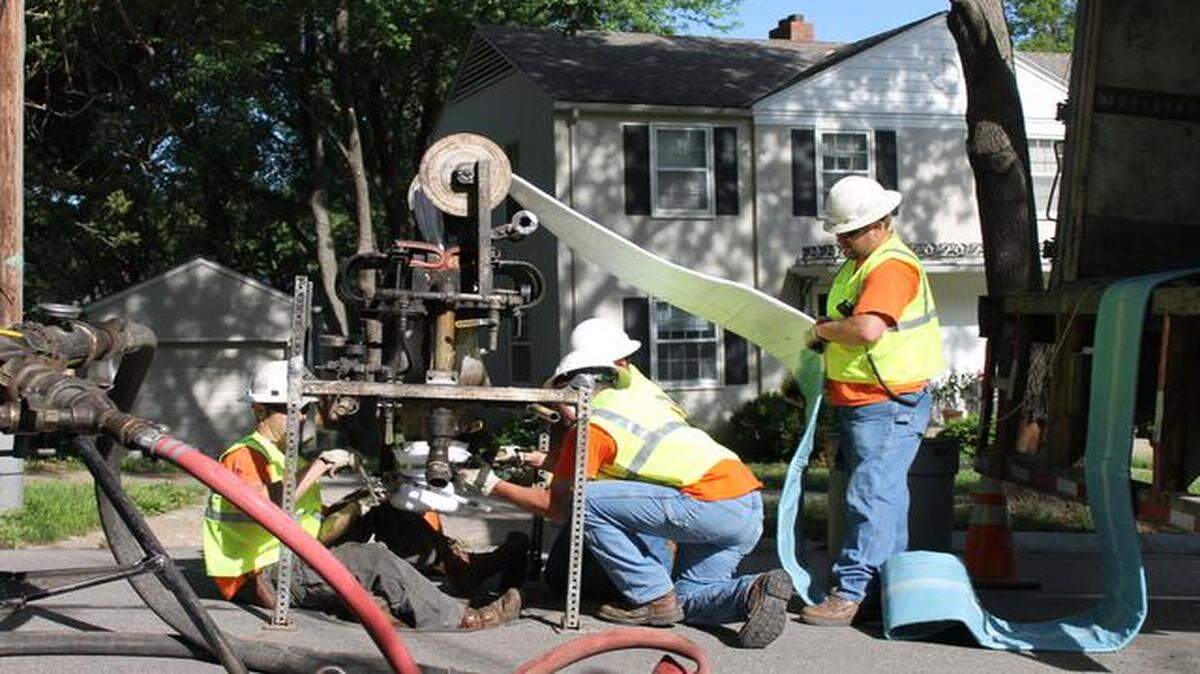 
Some sewer rehabilitation work, like this near East Meyer Boulevard and Cherry Street, can be done without disruptive digging in Kansas City’s neighborhoods.
