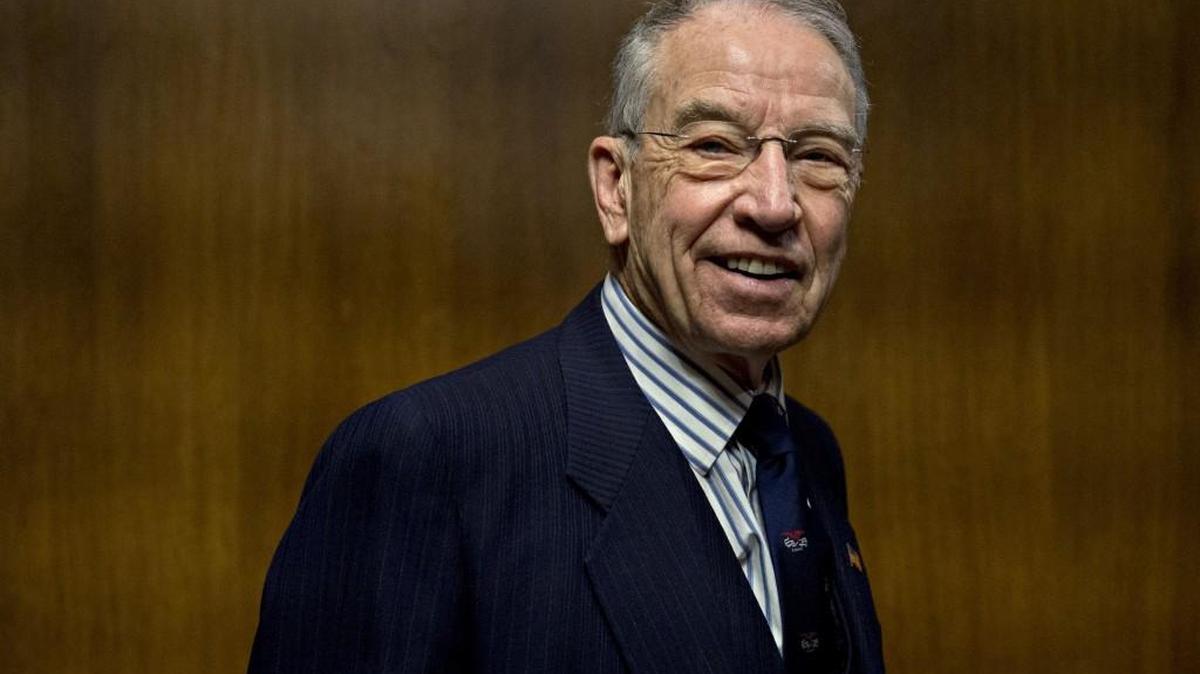 Sen. Chuck Grassley of Iowa joined Sen. Amy Klobuchar of Minnesota for a bill to put cameras in federal courtrooms.