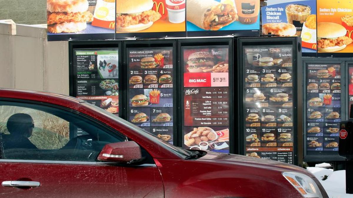 
Consumers should demand — and buy — healthier food from restaurants.
