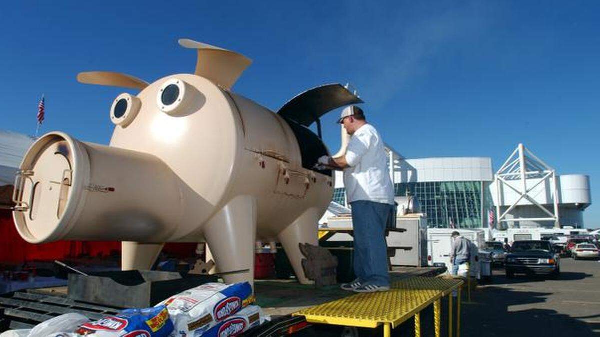 
The futures of the American Royal barbecue and Kemper Arena (background) are tied together in the minds of Royal officials.
