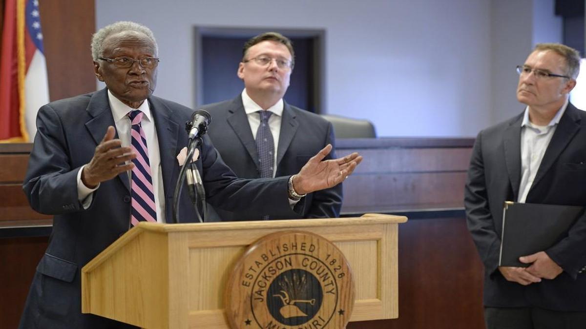 Alvin Brooks (left) led the task force appointed two months ago by County Executive Mike Sanders (center) to look into problems at the downtown jail.