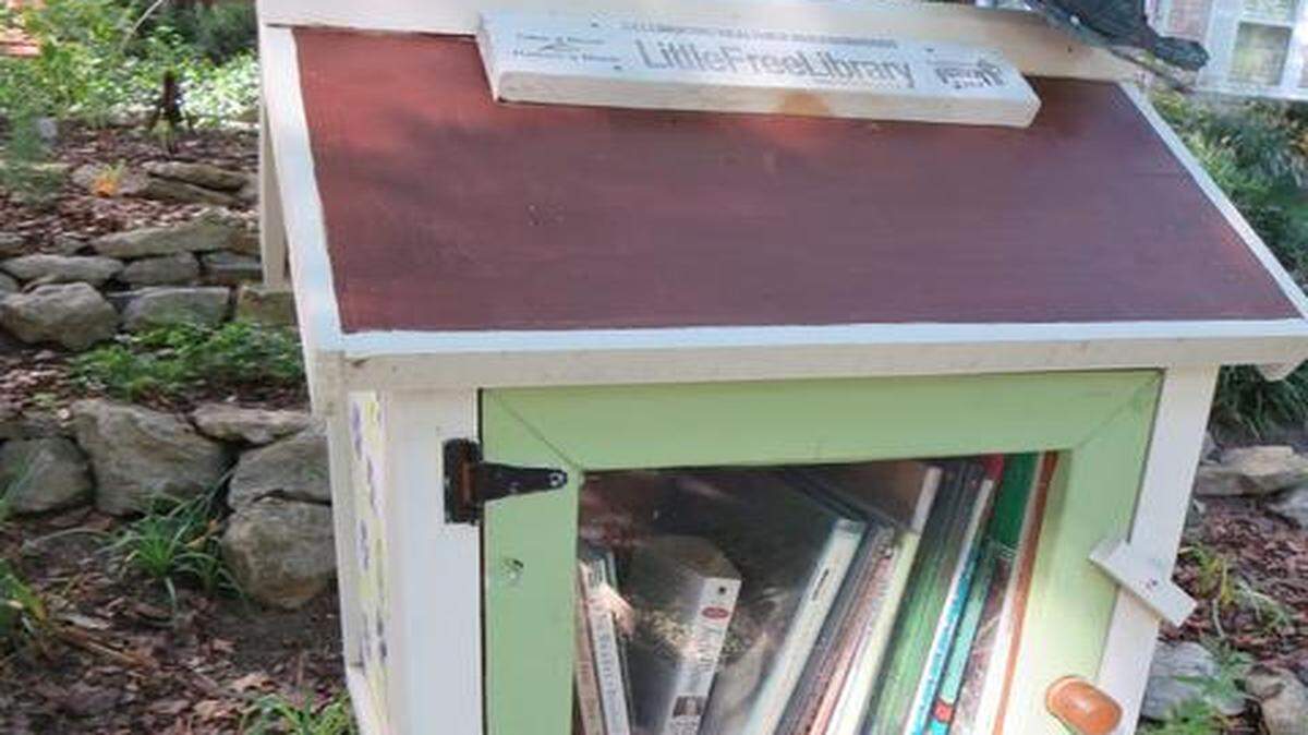 
“Little free libraries” are colorful, friendly and a wonderful gesture to neighbors.
