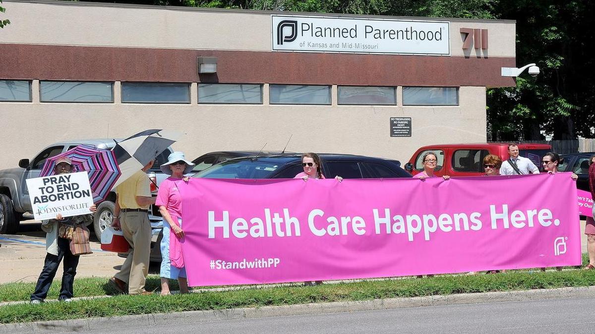 
Citizens on both sides of the abortion debate made their case outside Planned Parenthood’s Columbia clinic last month.
