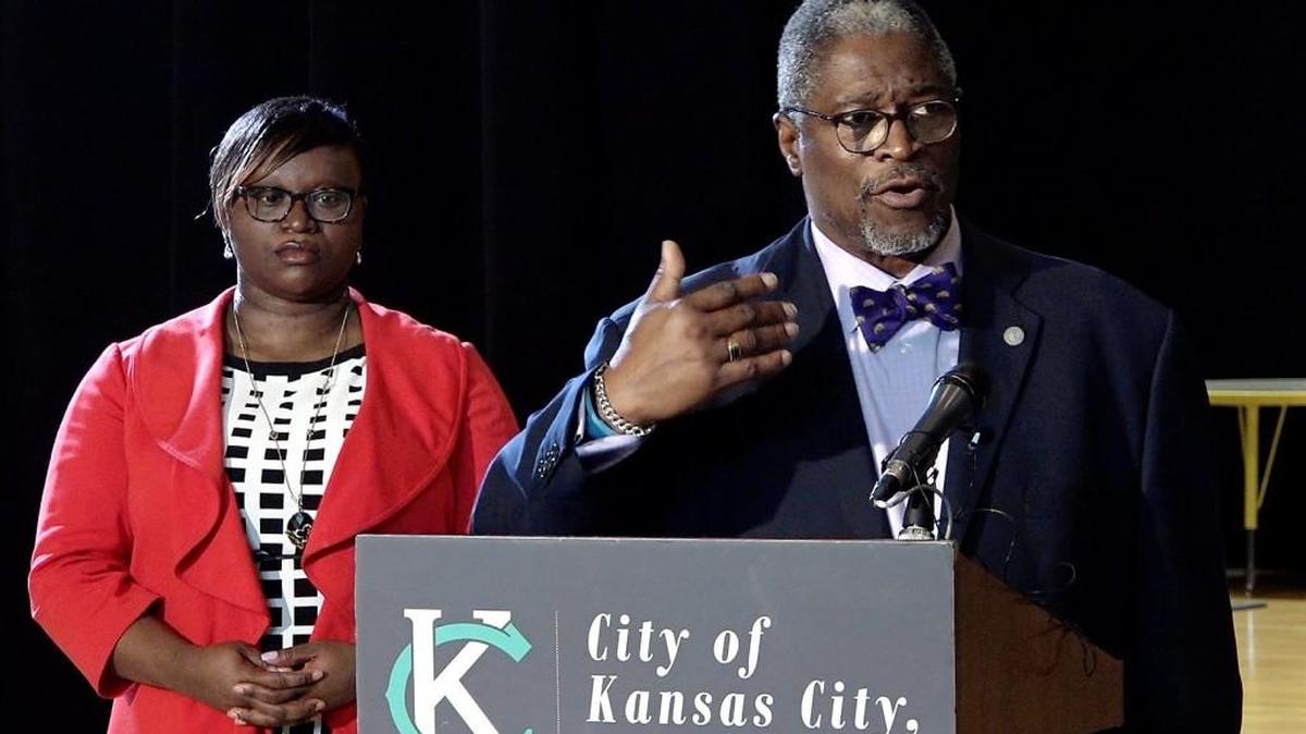 After a year of study during which Kansas City’s homicide problem has worsened, a citizens task force rolled out numerous suggestions to address the chronic violence problem. Kansas City Mayor Sly James held a press conference to unveil the long-awaited recommendations at St. Mark Child and Family Development Center on Thursday, Apr. 20, 2017.