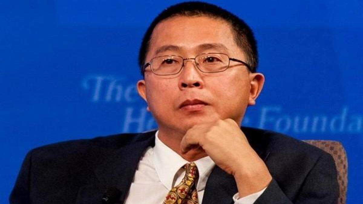 
Wei-Hock Soon makes good money by flailing away at the overwhelming scientific proof that man-made emissions are affecting the world’s climate. Recently uncovered evidence reveals that Soon has received more than $1 million from oil and gas companies for his research papers.
