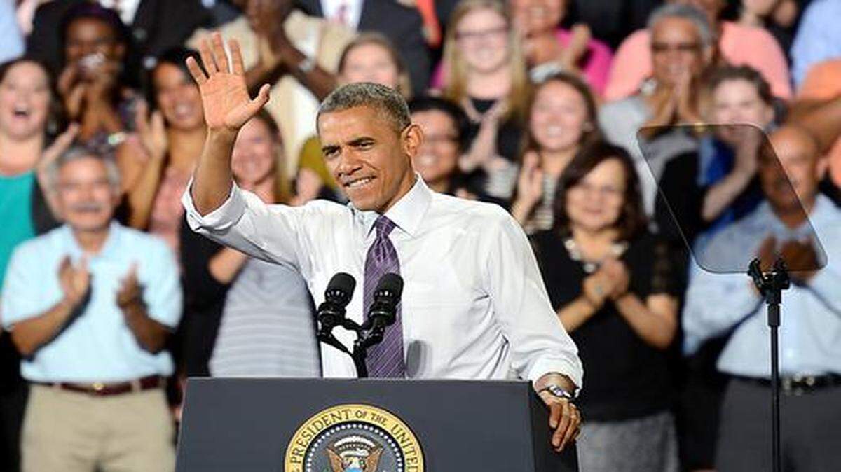 
President Barack Obama faced a warm crowd at the Uptown Theater.
