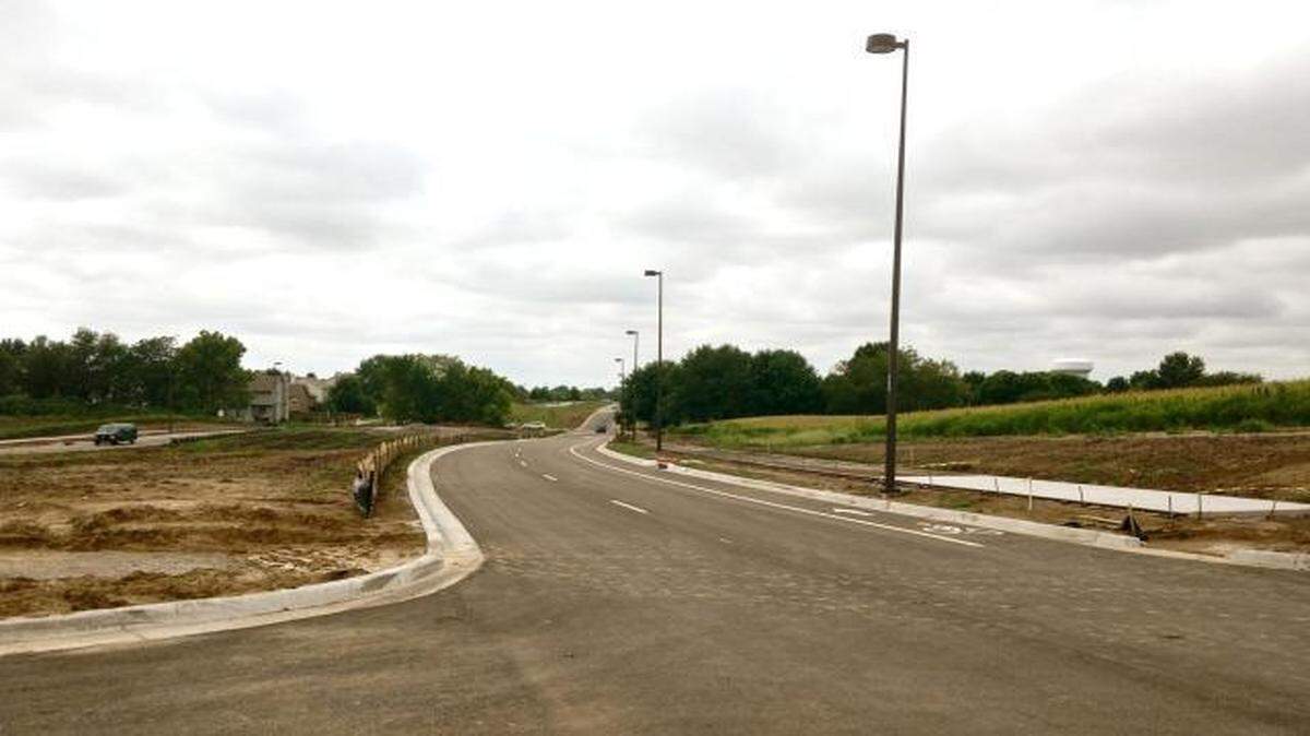 
A new portion of Shoal Creek Parkway was finished recently in Kansas City north of the river.
