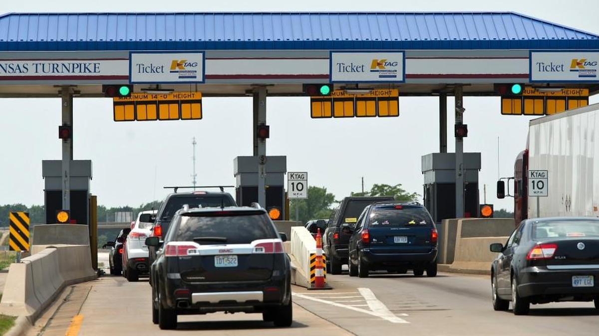 Missouri has the seventh-largest highway system in the nation. Could it look to Kansas’ toll example to fund maintenance?
