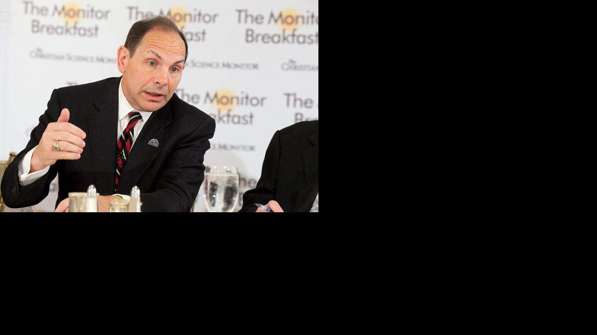 
Veterans Affairs Secretary Robert McDonald speaks at a media breakfast hosted by The Christian Science Monitor last week in Washington, D.C.
