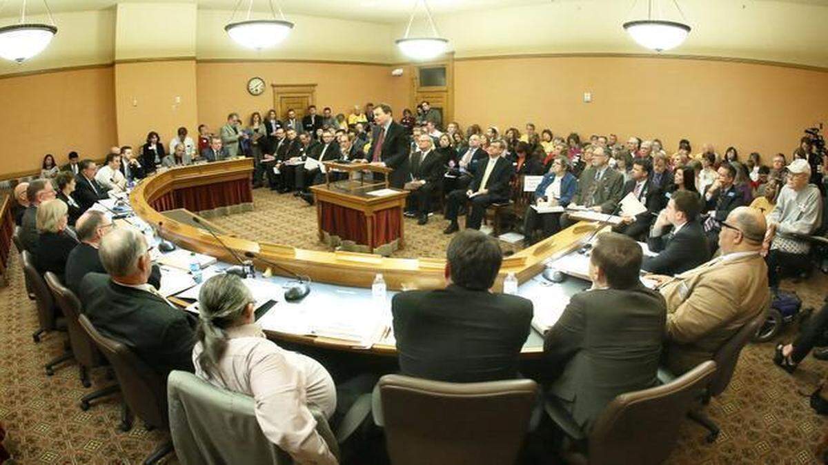 
A Kansas legislative committee was greeted by a full house of people supporting expansion of Medicaid eligibility.
