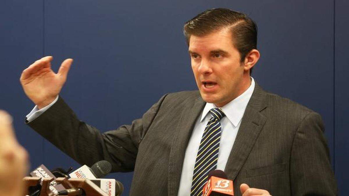 Democrat Chad Taylor has withdrawn as a candidate for the U.S. Senate in Kansas. The Kansas Secretary of State’s office confirmed late Tuesday that Taylor, the Shawnee County prosecutor, had withdrawn from the race. 