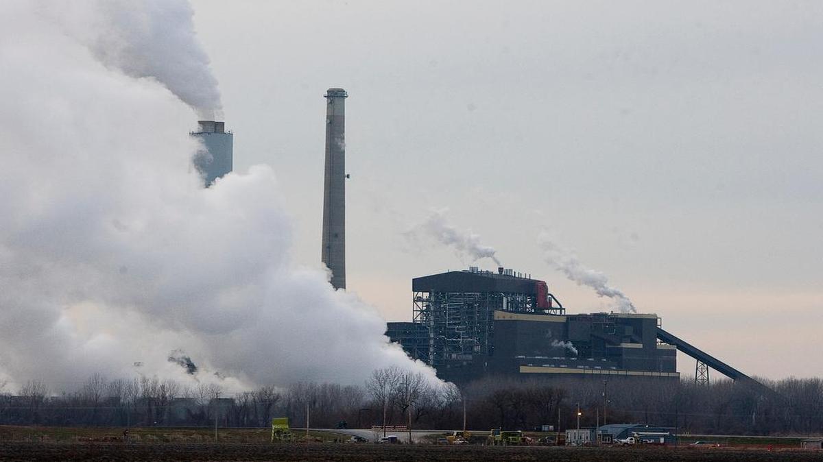 
The Iatan coal-fired power plant near Weston, Mo., is a main supplier of electricity for Kansas City Power & Light’s customers.
