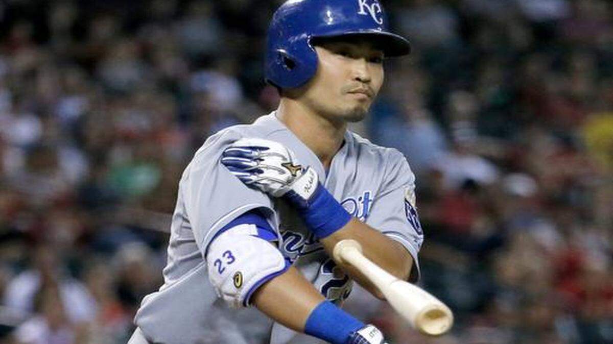 
Nori Aoki, who was the hero of Tuesday night’s win over the Diamondbacks with a grand slam home run, is back in the leadoff spot tonight as the Royals play the second of a three-game interleague series against Arizona in Phoenix.
