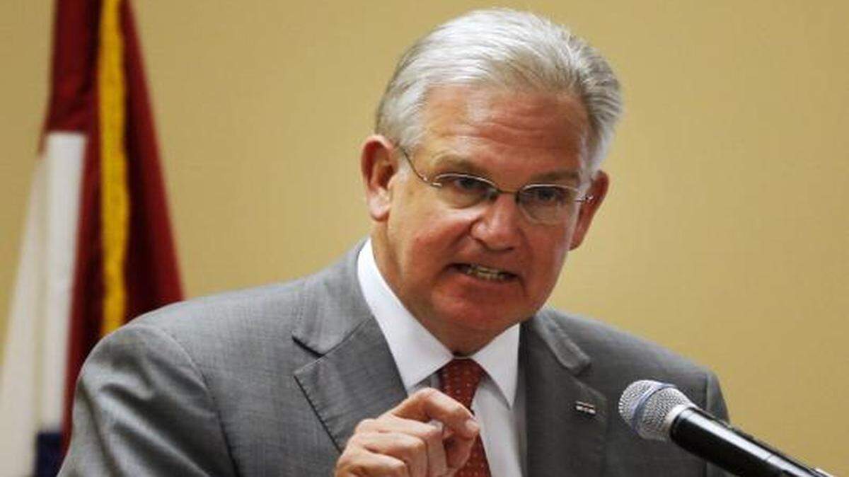 Gov. Jay Nixon vetoed legislation Tuesday that could have narrowed the duration of Missouri’s jobless benefits to one of the shortest in the nation.