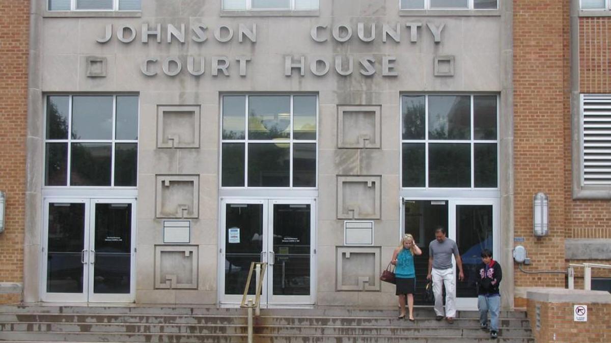 Jury duty in Johnson County, Kan. is worth $10 a day. It’s ridiculous, hurts the cause of justice, and can be easily fixed.