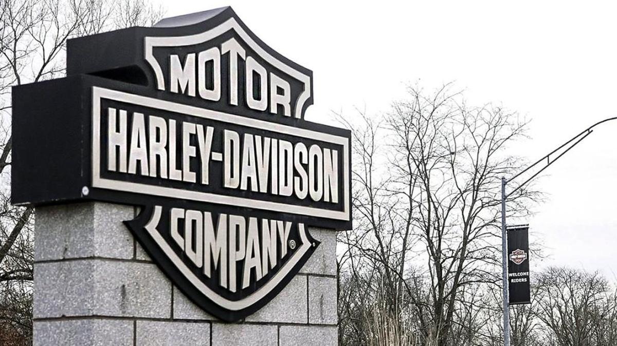 Harley-Davidson has announced plans to close its Kansas City plant. That frustrates workers, but will it be enough to convince them to vote against the Republican Party?