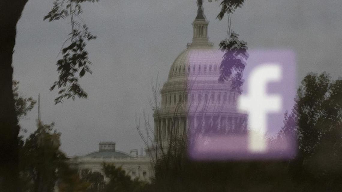 Lawyers sought private Facebook and Twitter messages from the accounts of the ex-girlfriend of California defendant Lee Sullivan, but the companies say a federal data privacy law from 1986 prevents them from disclosing those messages.