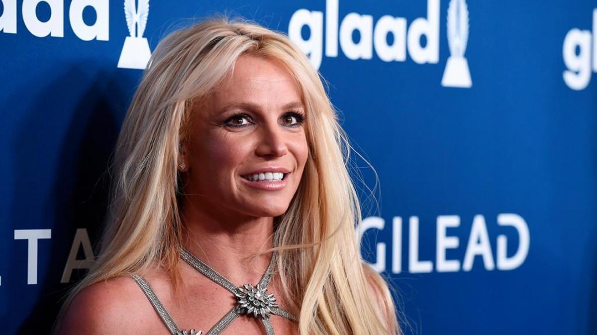 Britney Spears arrives at the 29th annual GLAAD Media Awards.
