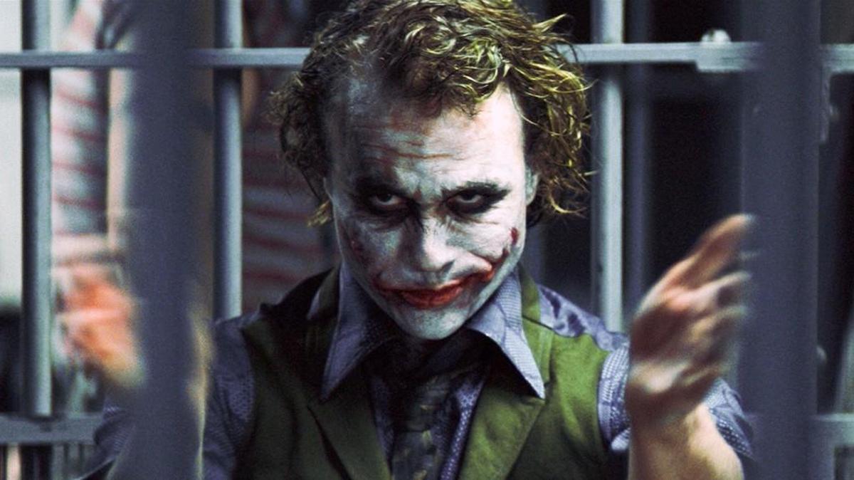 In this image released by Warner Bros., Heath Ledger starring as The Joker, is shown in a scene from “The Dark Knight.” Ledger was nominated for an Academy Award for best supporting actor, Thursday, Jan. 22, 2009, for his role in “The Dark Knight.” The 81st Oscars will be presented Feb. 22 in a ceremony airing on ABC from Hollywood’s Kodak Theatre.  (AP Photo/Warner Bros. Pictures, Stephen Vaughan) OSCAR 22 ORG XMIT: NYET171 ORG XMIT: 971GU90L