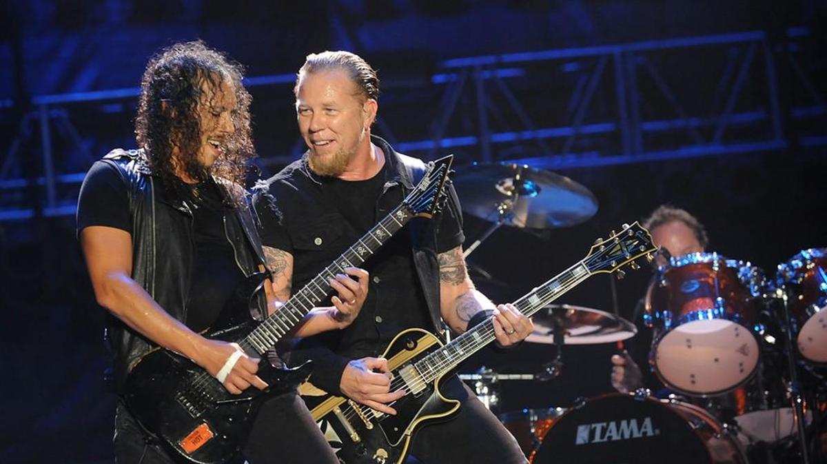 Metallica is in Wichita tonight, and local bars and restaurants are inviting fans to come party before and after the show.