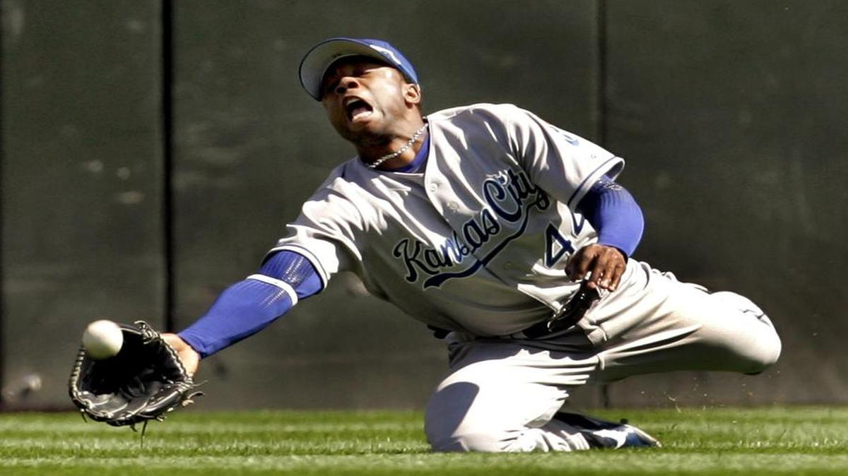 
Kansas City Royals center fielder Kerry Robinson in a game in 2006.
