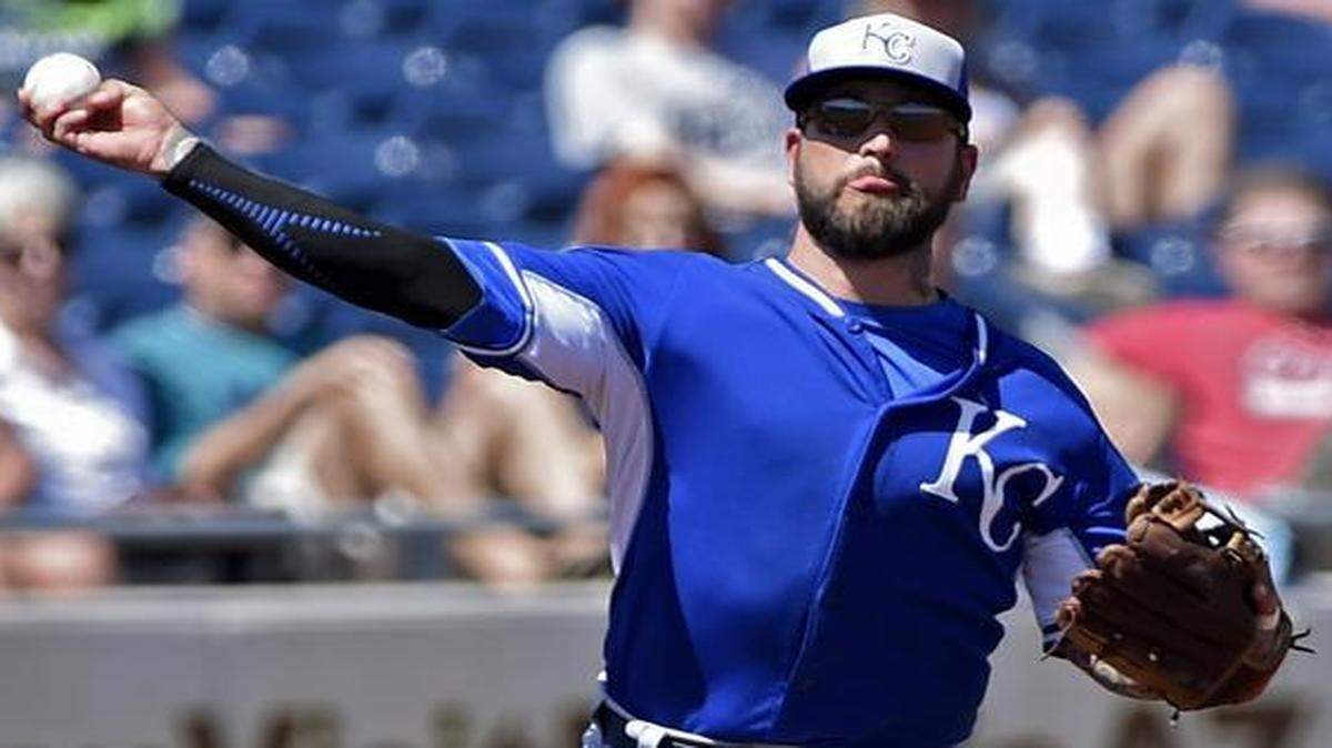 
The Royals granted veteran infielder Ryan Roberts his unconditional release, shortly after manager Ned Yost informed him he would not break camp as a member of the opening day roster. The team wanted to give Roberts a chance to catch on with another team before the season begins. 
