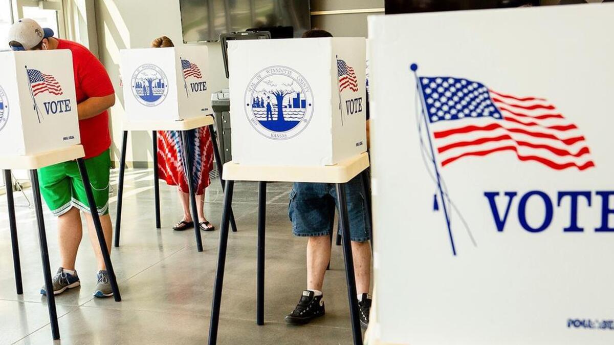 No secretary of state should oversee an election he or she is also a candidate in.