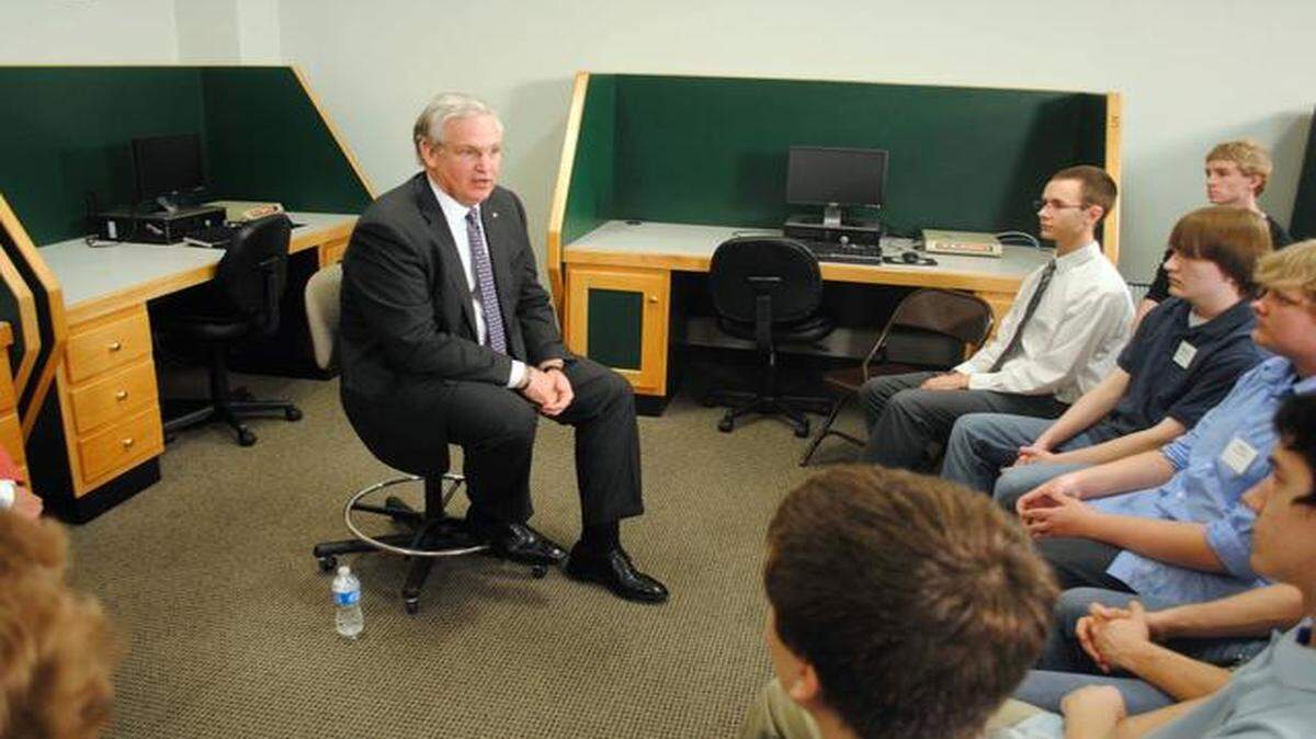 
Missouri Gov. Jay Nixon, shown here meeting with high school students in Lee’s Summit, should release the Access Missouri scholarship money. 
