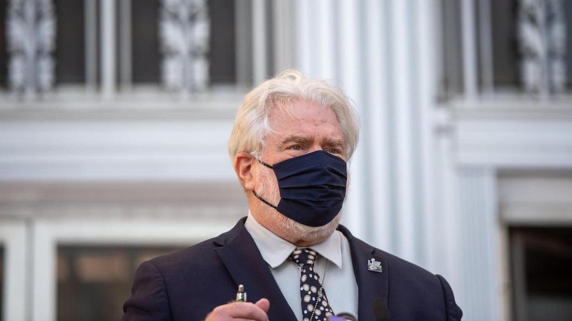 Be like Dr. Rex Archer, director of Kansas City Health Department. Wear a mask.