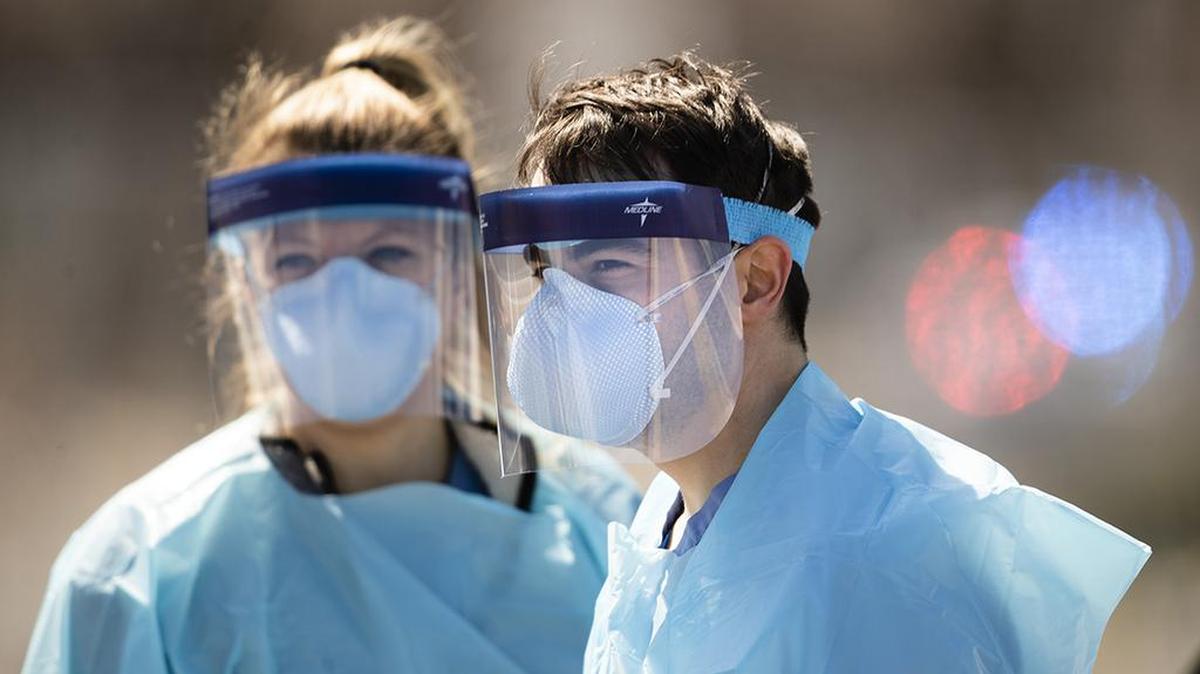 It’s past time for the World Health Organization to advise medical workers to assume the coronavirus can be transmitted through the air.