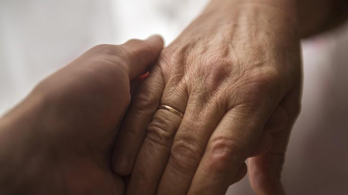 A bill has been introduced in Kansas Legislature that would require informed consent to give nursing home residents psychotropic medicines.