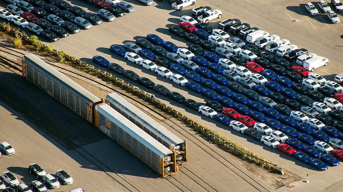 Due to railroad’s scale of operations — one railcar can haul soybeans for 415,000 pounds of tofu, while one set of trains can move 750 automobiles — the industry plays a major role in getting key Missouri products to market.
