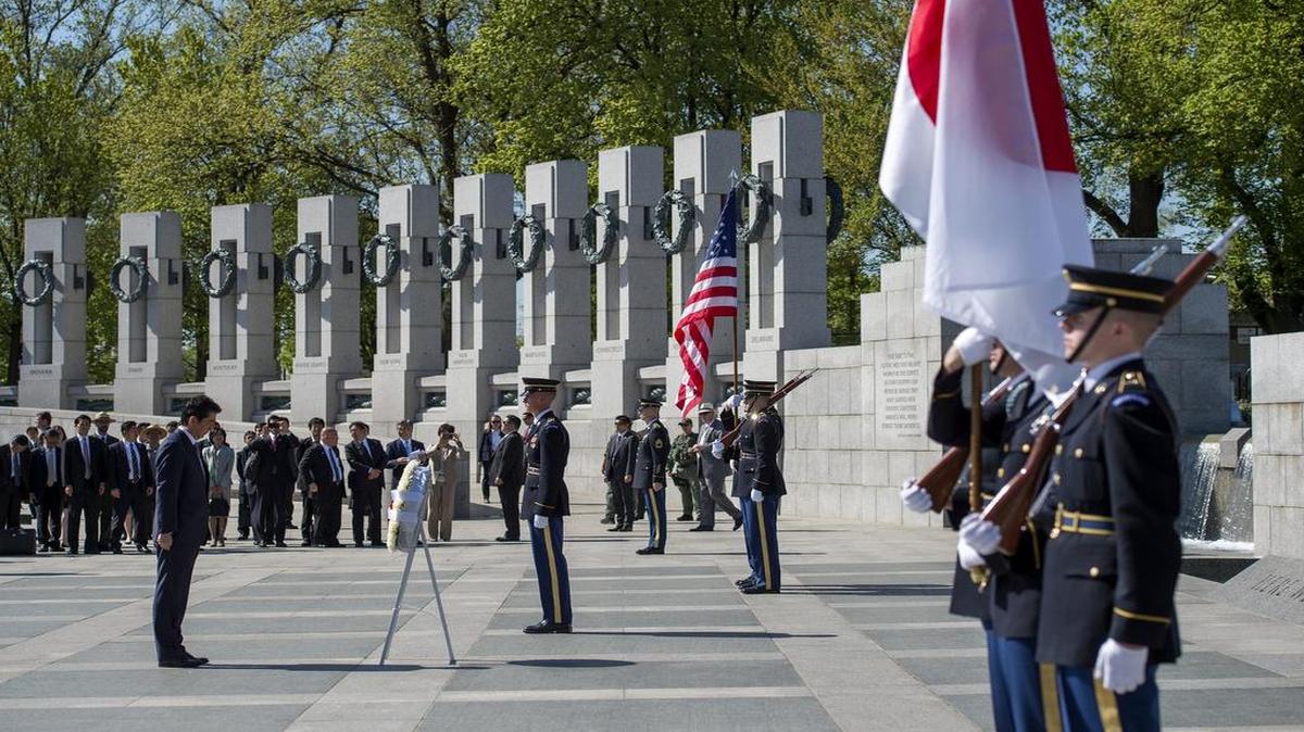 
Japanese Prime Minister Shinzo Abe last week took part in a wreath laying ceremony at the National World War II Memorial in Washington, D.C.
