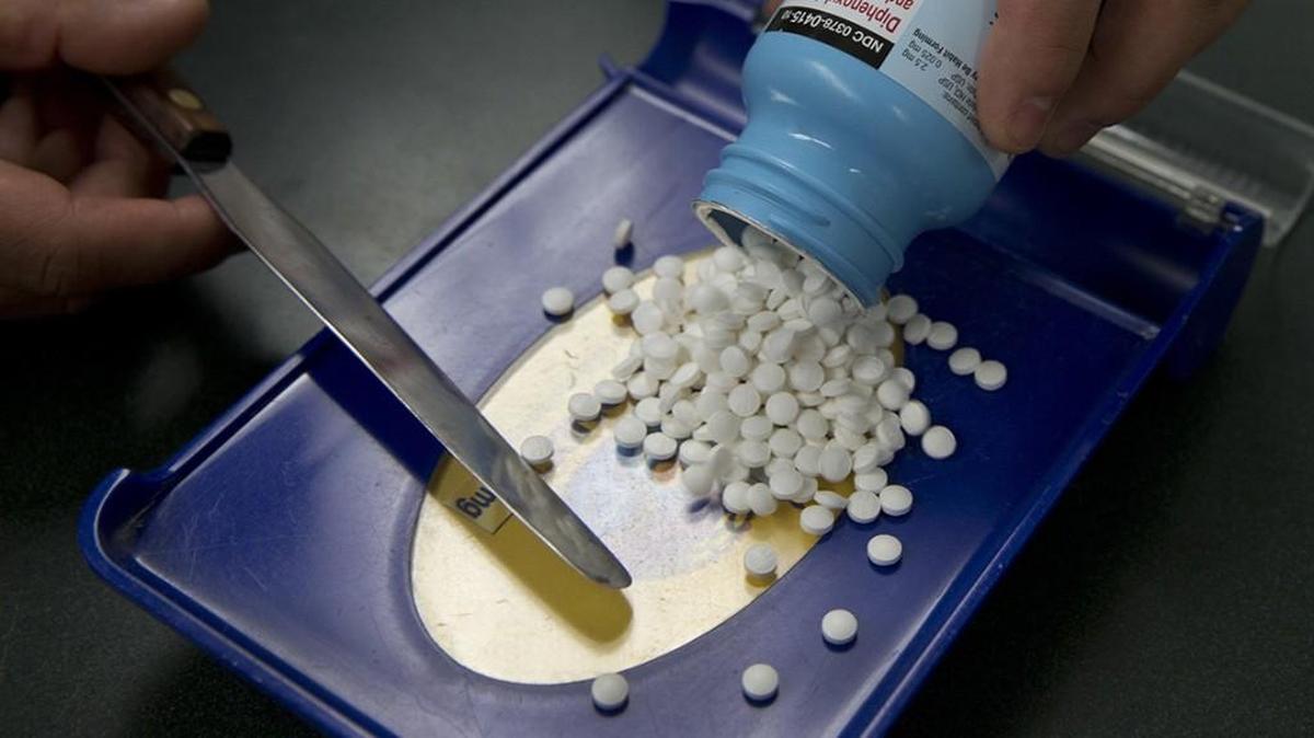 For more than 150,000 Missouri veterans, the Department of Defense’s health insurance program makes obtaining some prescriptions can be complicated.