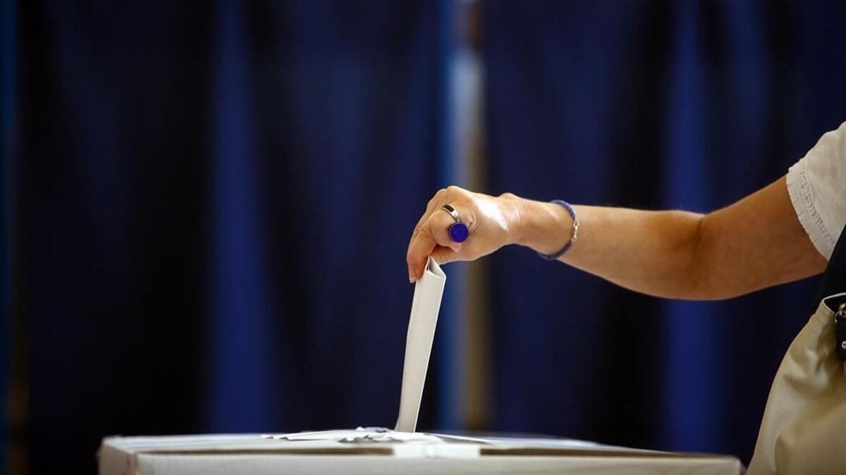 Voting equipment vendor ES&S invited state and county election officials to join an "advisory board" and treated them to trips to Las Vegas and elsewhere, an arrangement that drew criticism from ethics watchdogs. The revelation comes as intelligence experts warn that Russia and perhaps other nations or actors are certain to try to interfere with the 2018 midterm vote. (Dreamstime)
