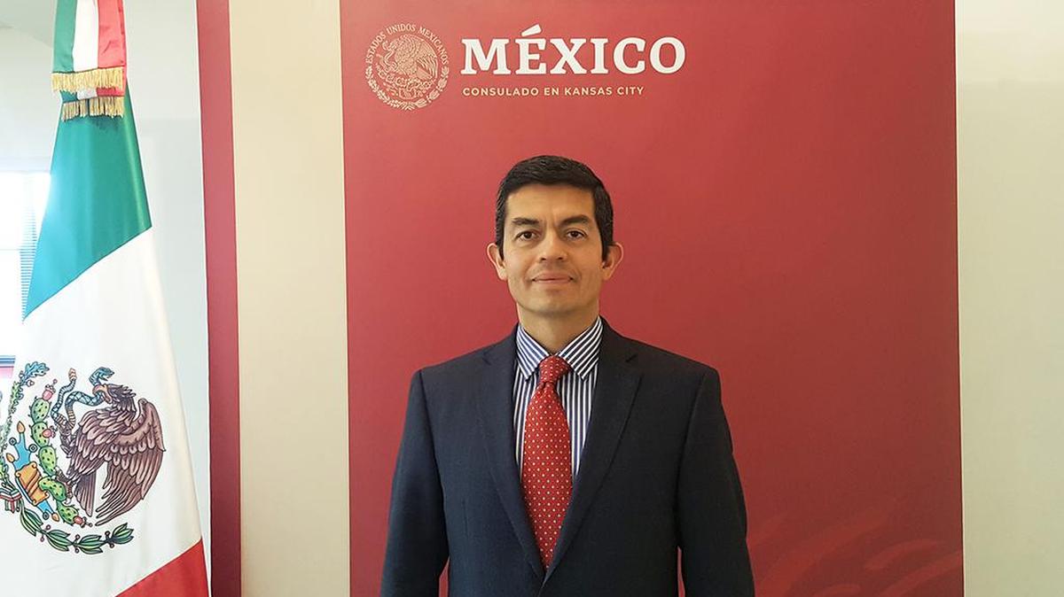 Alfonso Navarro-Bernachi, Head Consul of Mexico in Kansas City