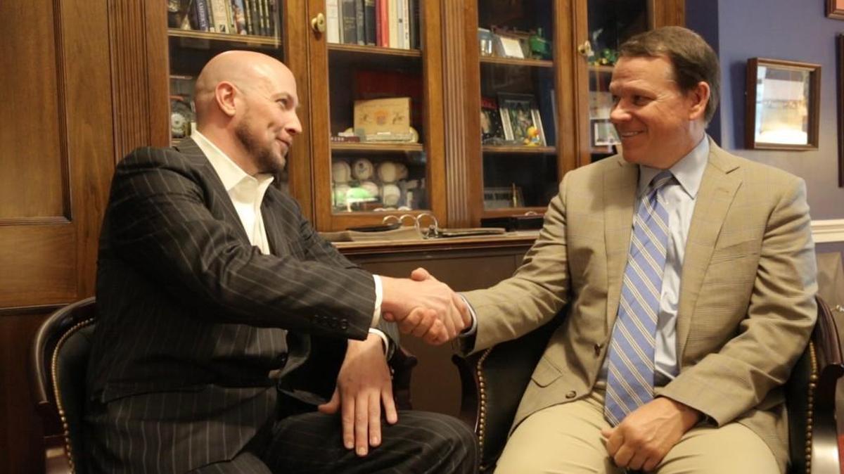 Casey Guernsey meets with Rep. Sam Graves
