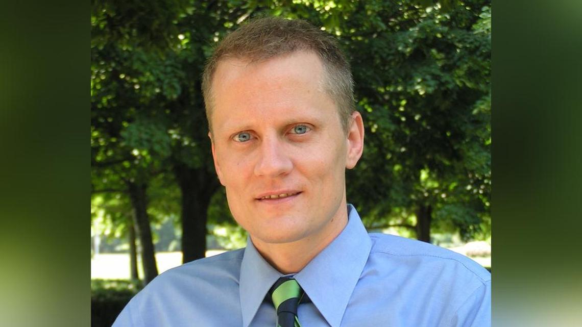 University of Missouri - Kansas City School of Law Professor Allen Rostron