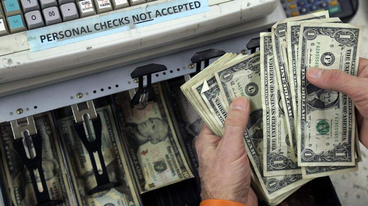 Authorities in New York arrested and charged a Texas woman accused of stealing her cousin’s $1 million winning New York State lottery scratch-off ticket.
