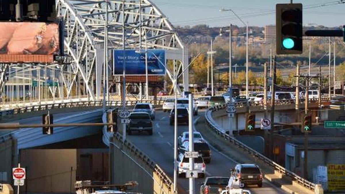 
The outdated Broadway Bridge would be replaced is Missouri voters support Amendment 7 on Aug. 5.
