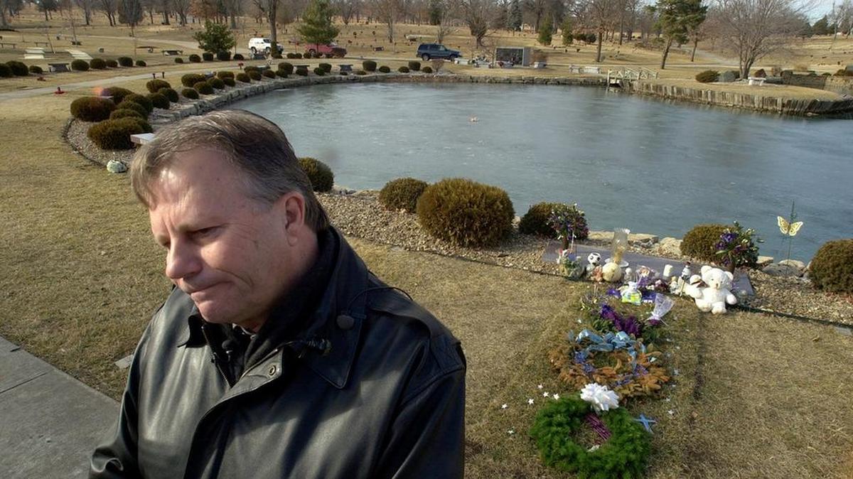 Roger Kemp, the father of Ali Kemp, a 19-year-old Kansas City area woman killed at a swimming pool in 2002, died March 1. He was 77.