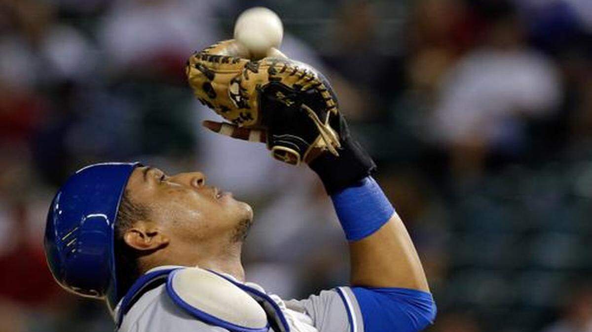 
Royals manager Ned Yost gave catcher Salvador Perez a choice. Perez could play either Saturday night at Globe Life Park, or handle Sunday’s matinee. Perez chose the latter. 
