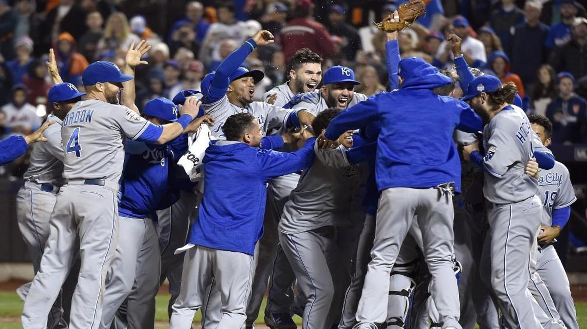 The Kansas City Royals celebrated after their 7-2 win over the New York Mets in Game 5 of the World Series at Citi Field in New York.